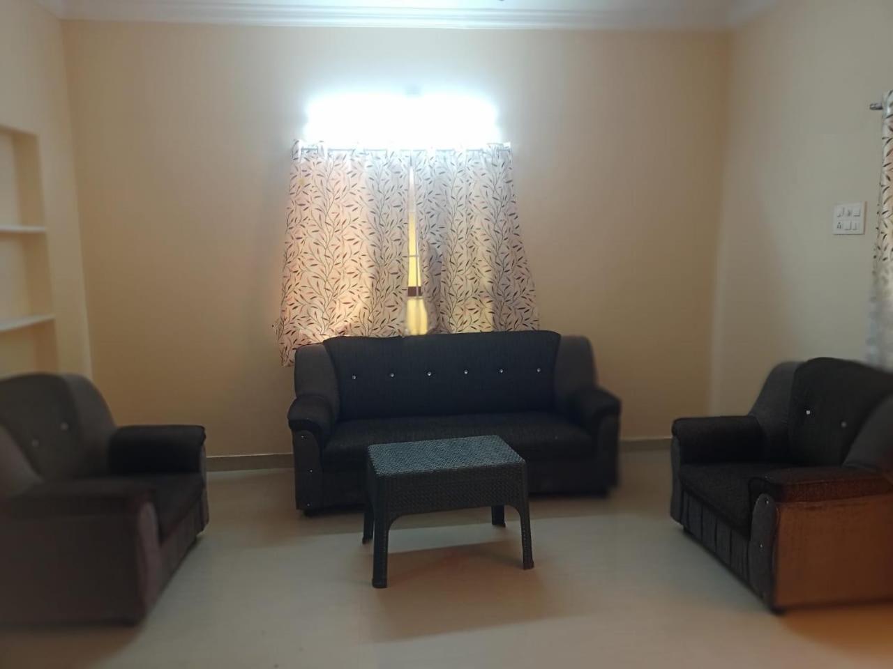 Arumugam Residency Ac Tiruchchendūr Buitenkant foto
