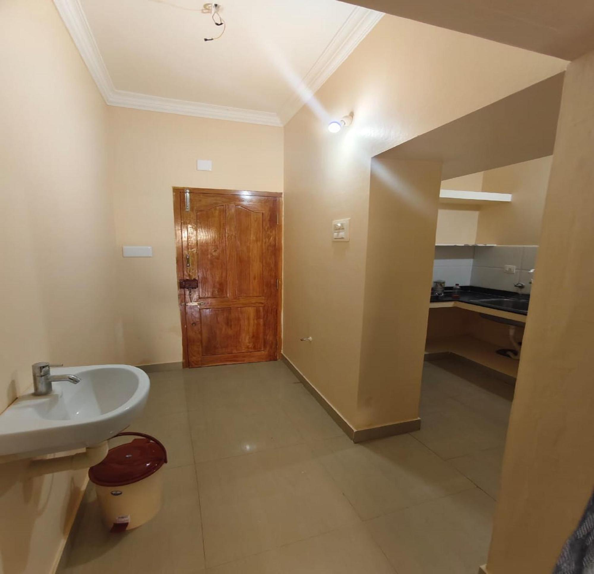 Arumugam Residency Ac Tiruchchendūr Buitenkant foto